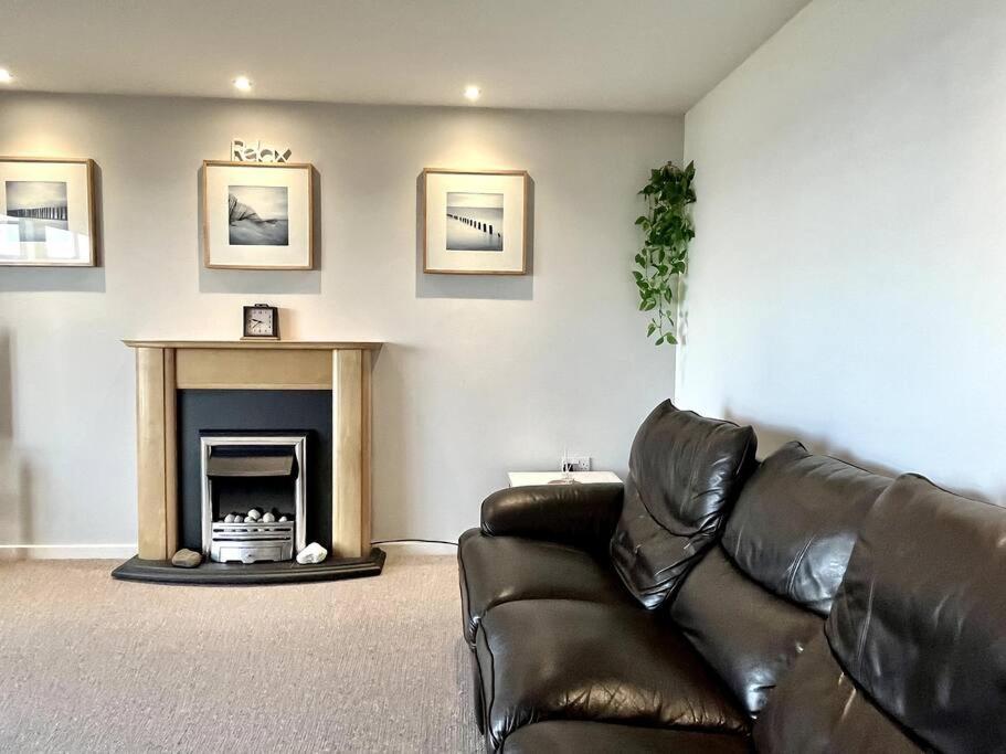 Beachfront Bliss With Spectacular Views Llanelli Exteriör bild