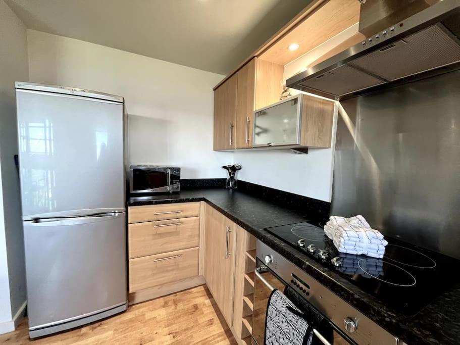 Beachfront Bliss With Spectacular Views Llanelli Exteriör bild