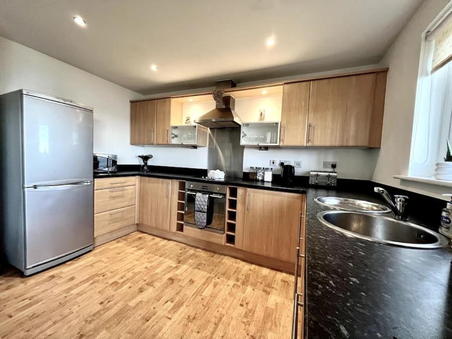 Beachfront Bliss With Spectacular Views Llanelli Exteriör bild